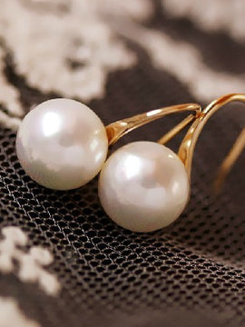 Simple pearl earrings for women