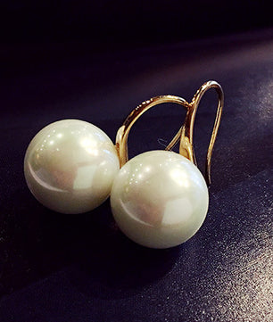 Simple pearl earrings for women