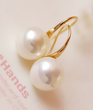 Simple pearl earrings for women