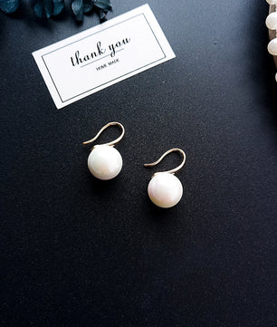 Simple pearl earrings for women
